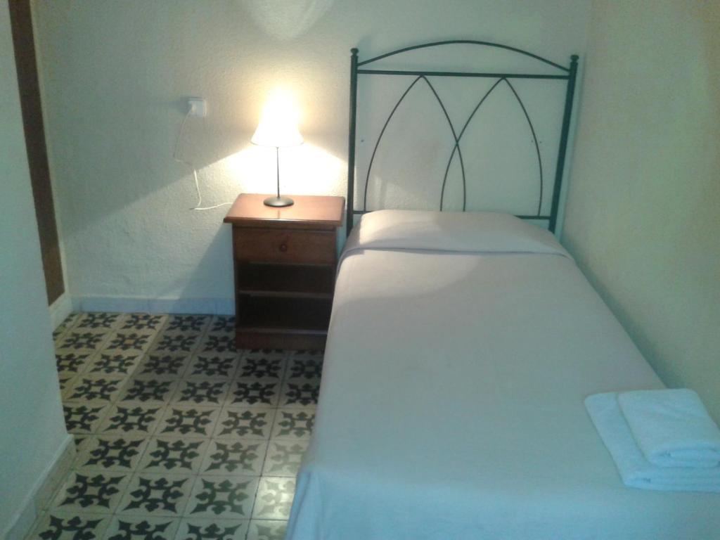 Hostal Santa Teresa Reus Bagian luar foto